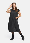 Mekko, jossa on elegantti pallosiluetti 'Velena'